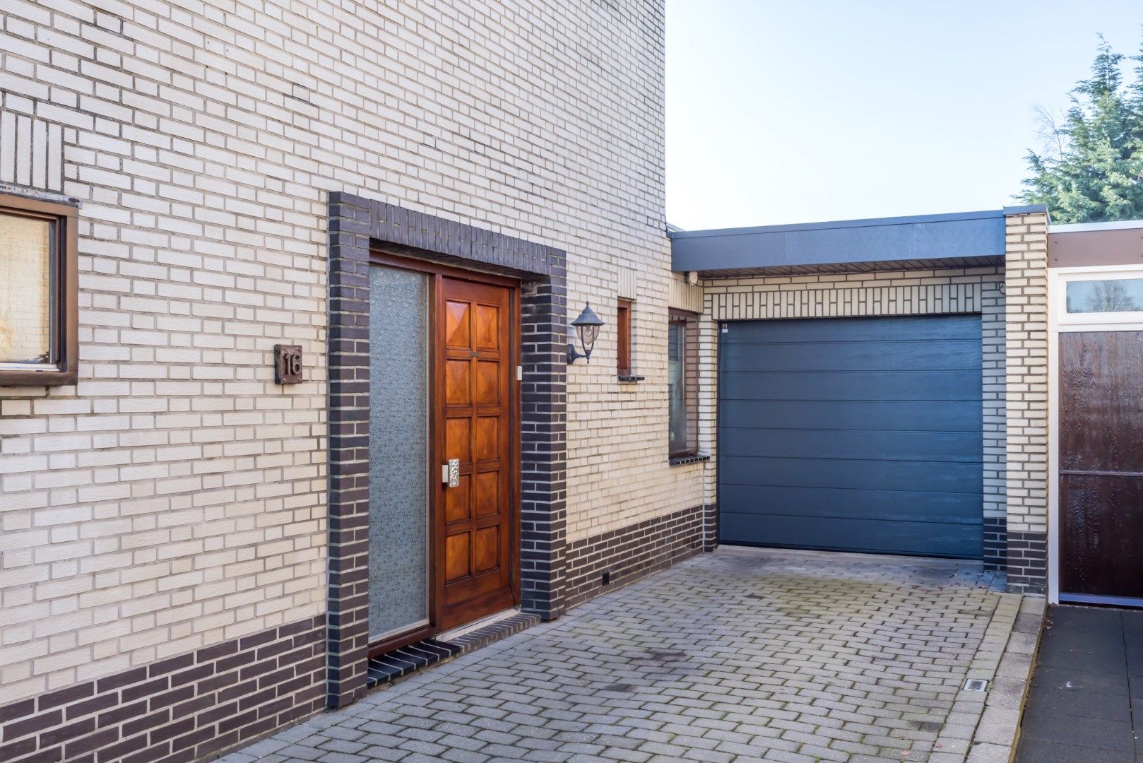 Foto 3 van Burg. Ramakersstraat 16