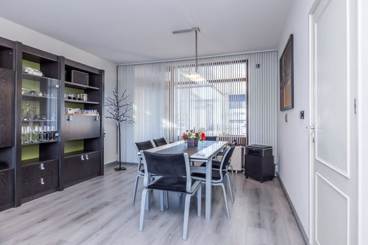 Foto 10 van Burg. Ramakersstraat 16