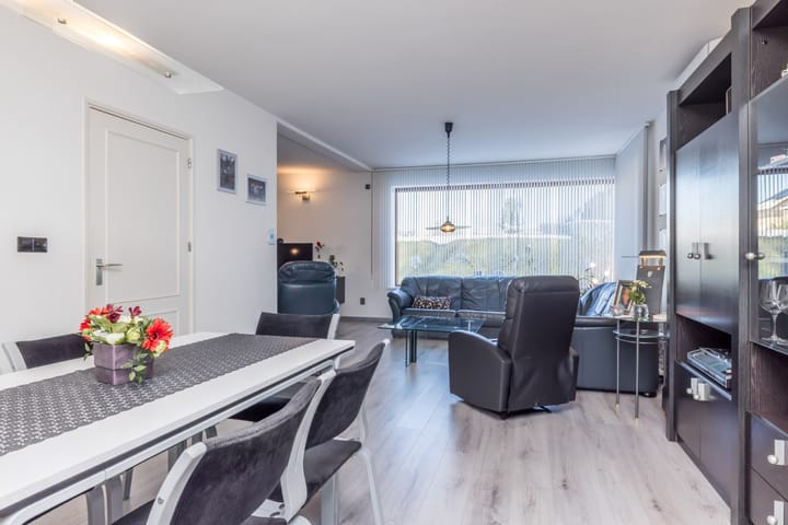 Foto 11 van Burg. Ramakersstraat 16