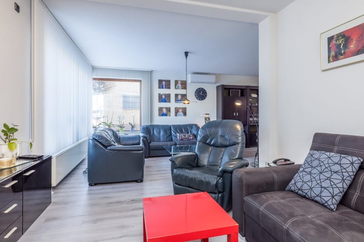 Foto 13 van Burg. Ramakersstraat 16