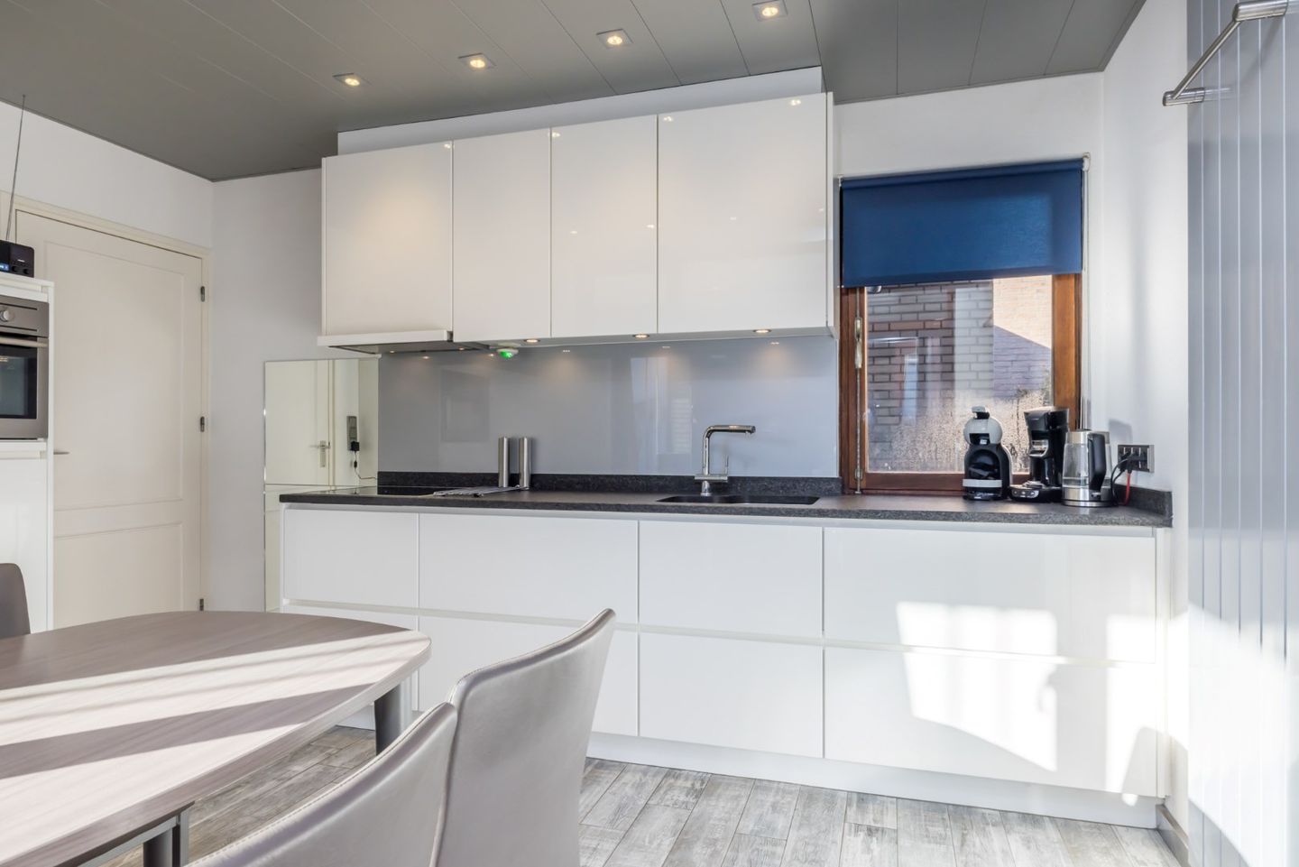 Foto 19 van Burg. Ramakersstraat 16