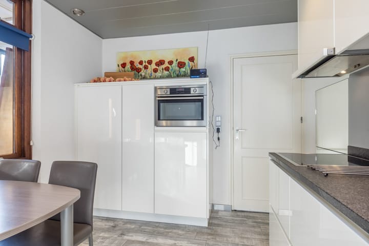 Foto 21 van Burg. Ramakersstraat 16