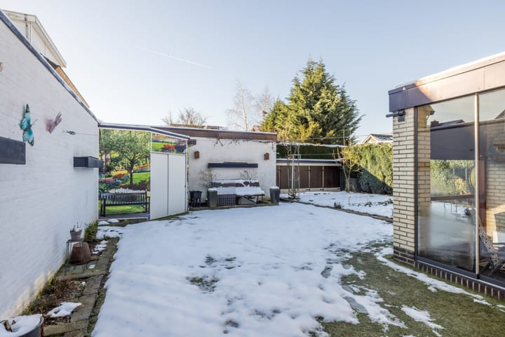 Foto 25 van Burg. Ramakersstraat 16