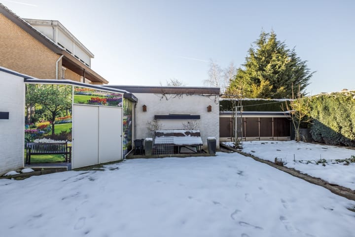 Foto 26 van Burg. Ramakersstraat 16