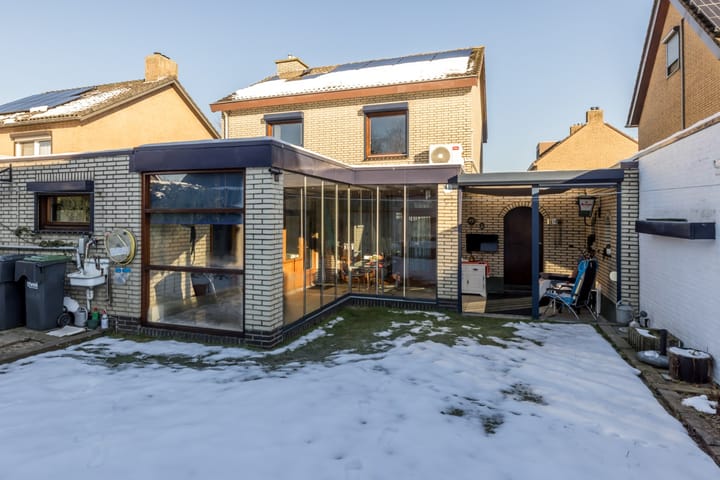 Foto 29 van Burg. Ramakersstraat 16