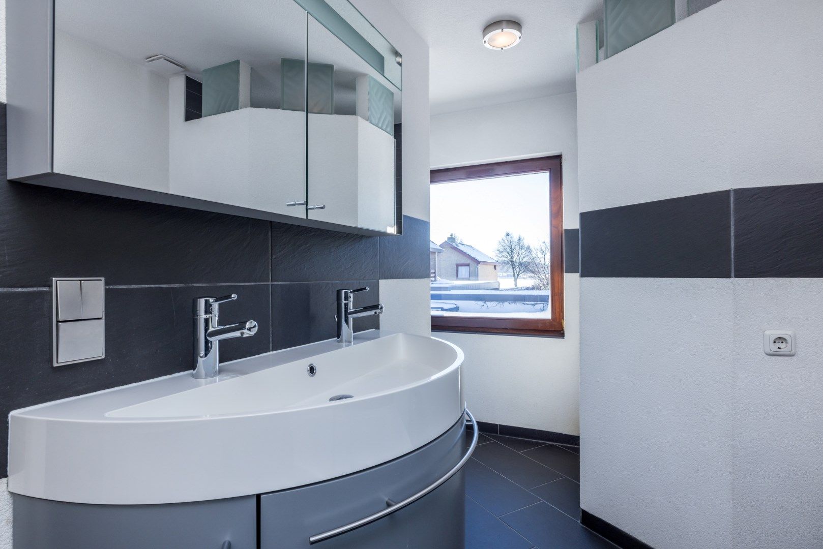 Foto 33 van Burg. Ramakersstraat 16