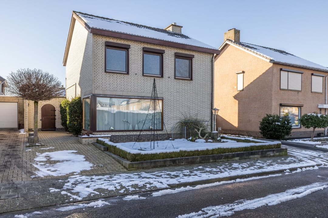 Foto 43 van Burg. Ramakersstraat 16