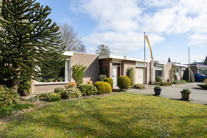 Foto 23 van Anna van Burenlaan 32