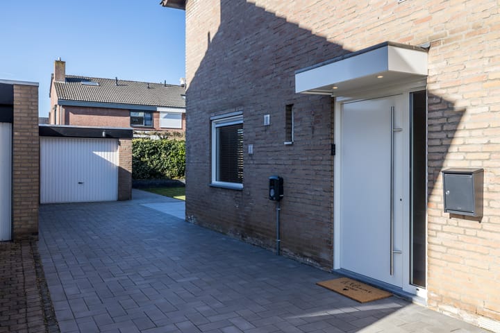 Photo 4 of Bachstraat 32