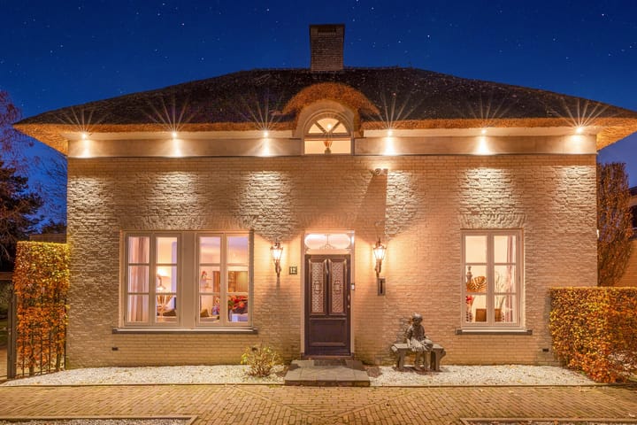 Foto 2 van Uranus 12