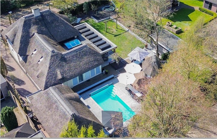 Foto 1 van Uranus 12