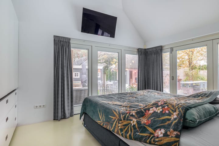 Foto 20 van Uranus 12