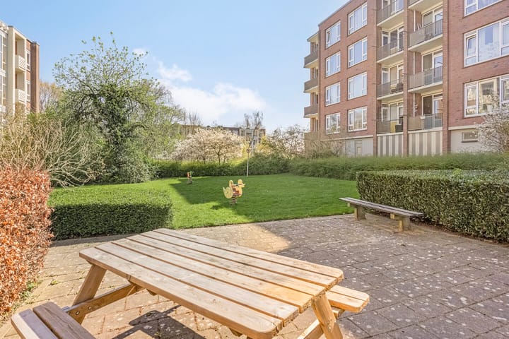 Photo 36 of Dr. Schaepmanlaan 110