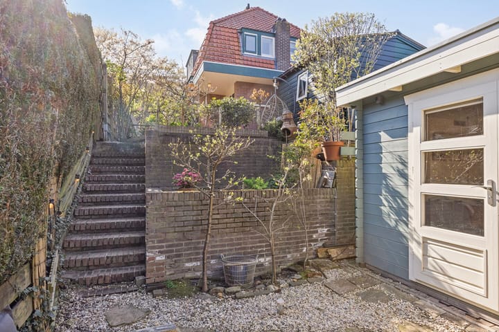 Photo 13 of Dr. Schaepmanlaan 110