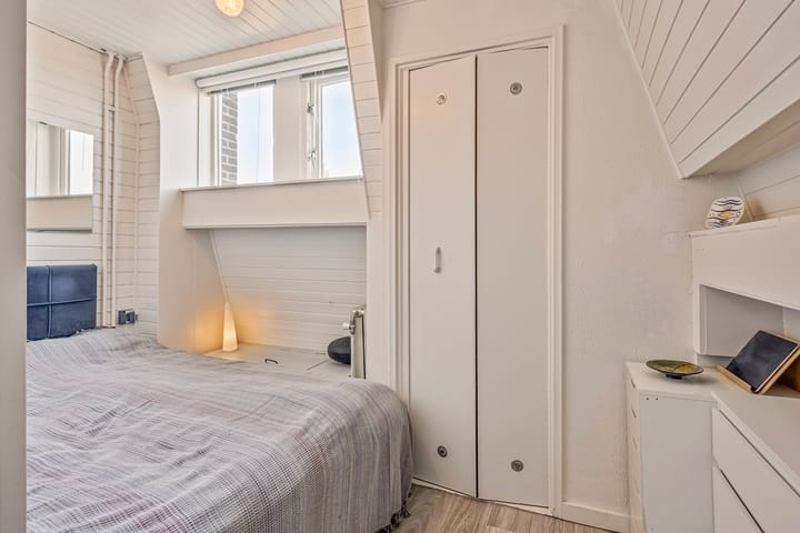 Photo 21 of Dr. Schaepmanlaan 110