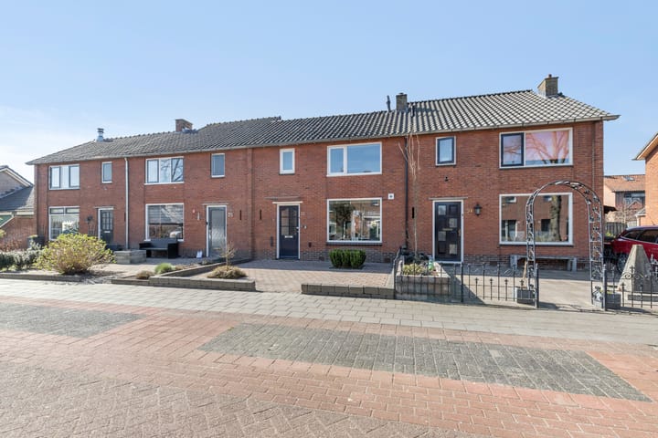 Photo 7 of Irenestraat 23