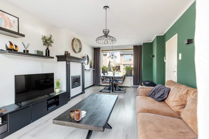 Photo 10 of Irenestraat 23