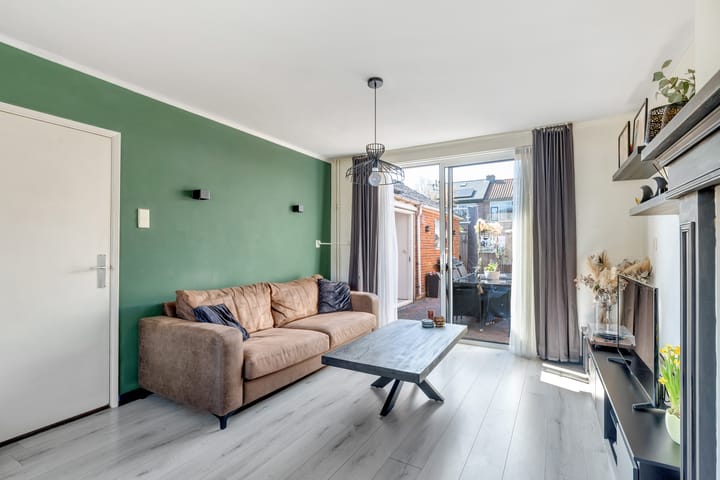 Photo 11 of Irenestraat 23