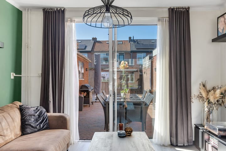 Photo 12 of Irenestraat 23