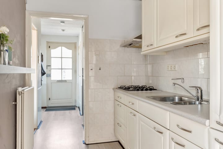 Photo 13 of Irenestraat 23