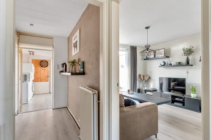 Photo 17 of Irenestraat 23