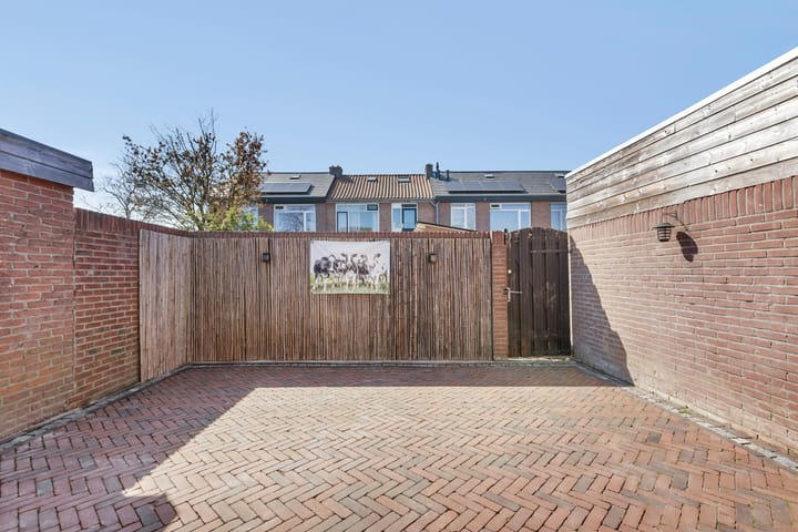 Photo 24 of Irenestraat 23