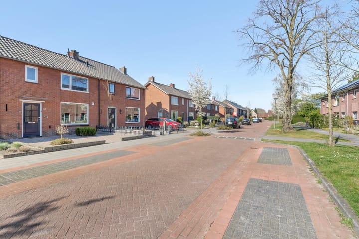 Photo 28 of Irenestraat 23