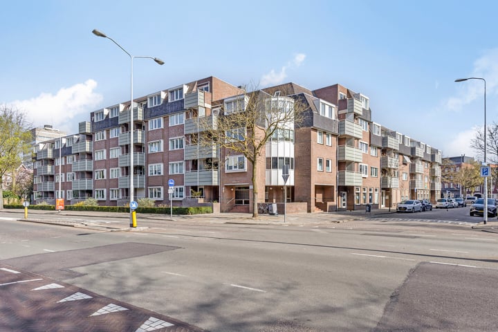 Bekijk foto van P Czn Hooftlaan 93
