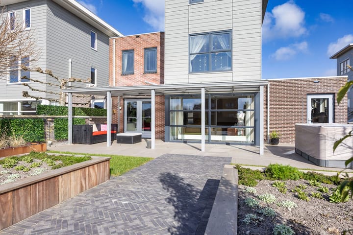 Photo 42 of Skûtsje 80