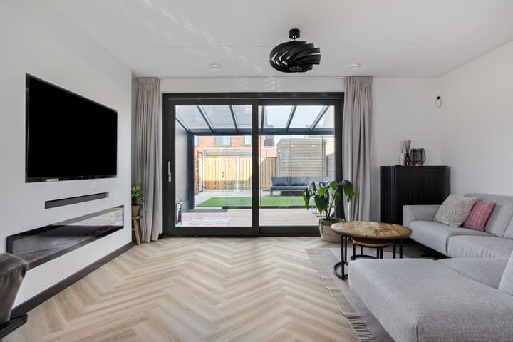 Foto 5 van Dotterbloem 10