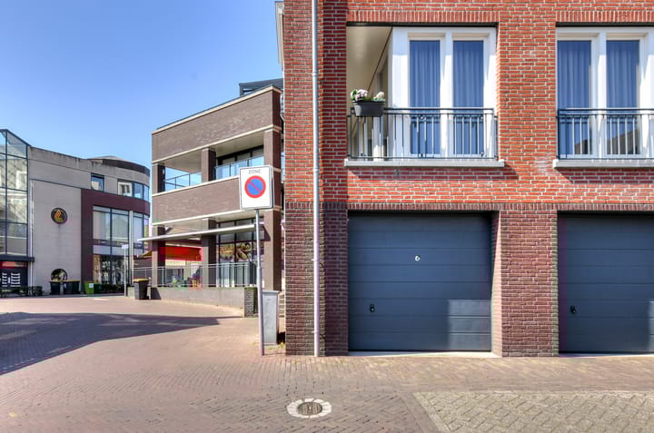 Photo 8 of Prins Hendrikstraat 2-C