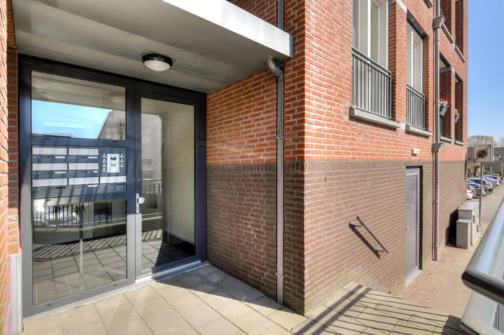 Photo 9 of Prins Hendrikstraat 2-C