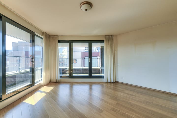 Photo 14 of Prins Hendrikstraat 2-C