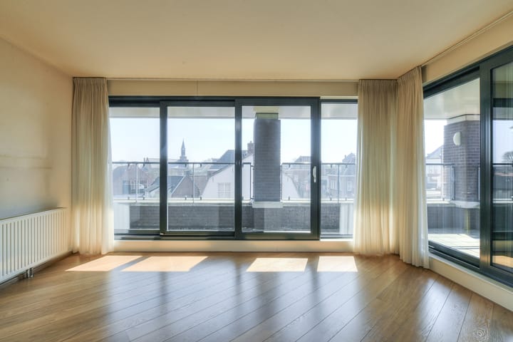 Photo 15 of Prins Hendrikstraat 2-C