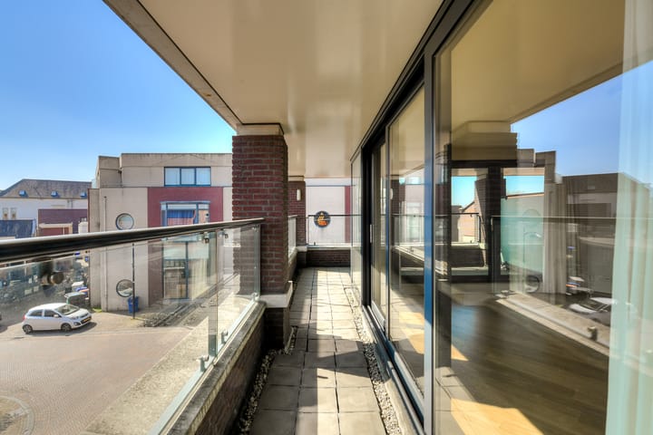 Photo 19 of Prins Hendrikstraat 2-C