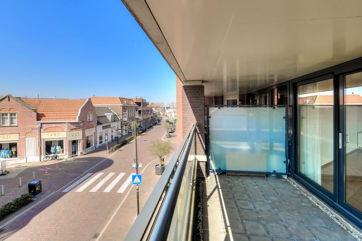 Photo 20 of Prins Hendrikstraat 2-C