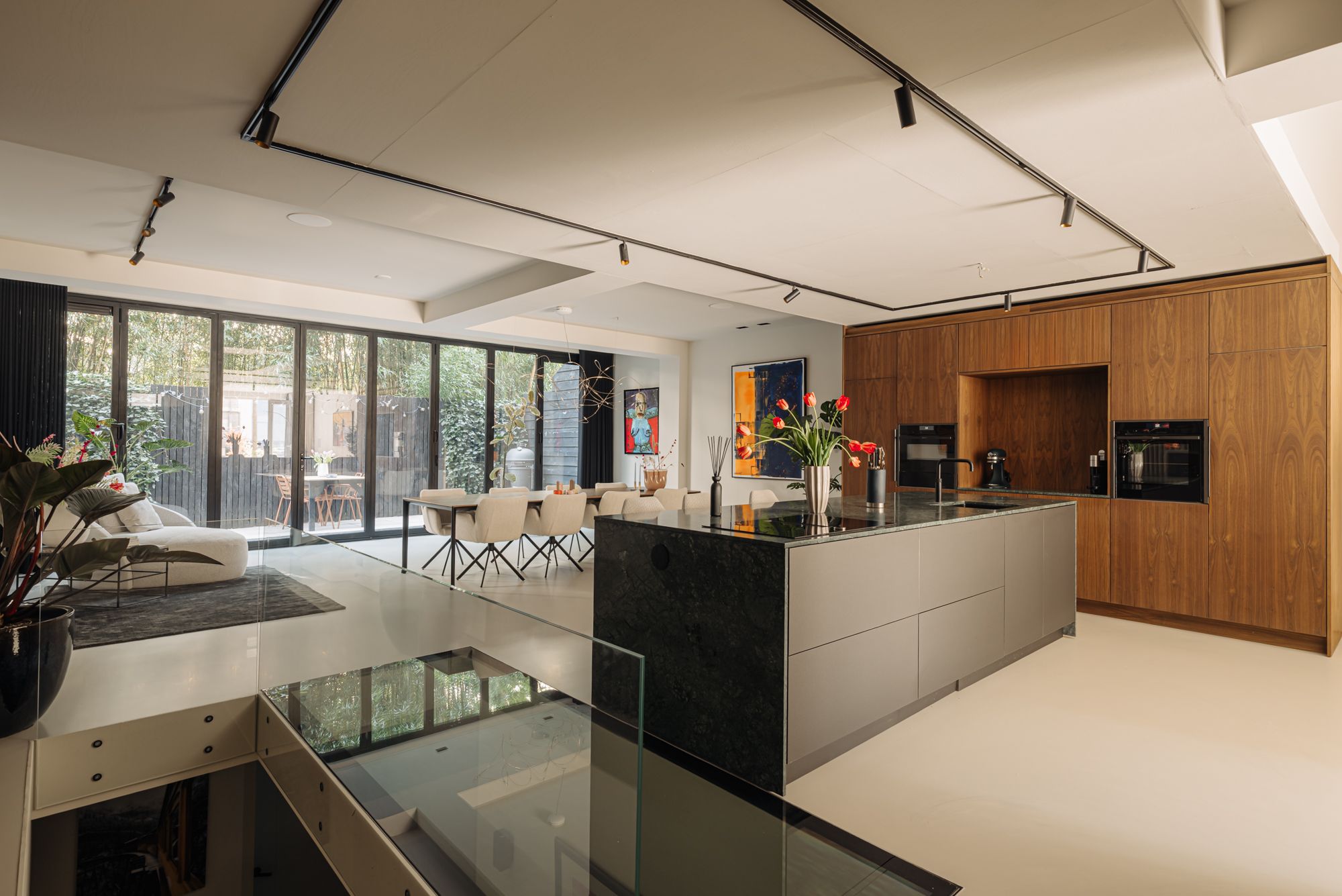 Photo 12 of Sint Willibrordusstraat 14