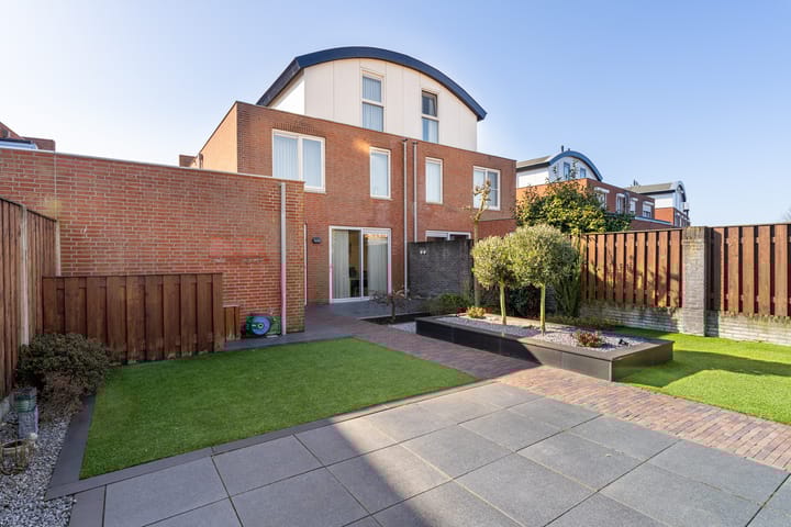 Foto 2 van Toon Hermansplein 10