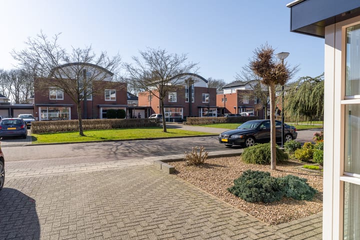 Foto 10 van Toon Hermansplein 10