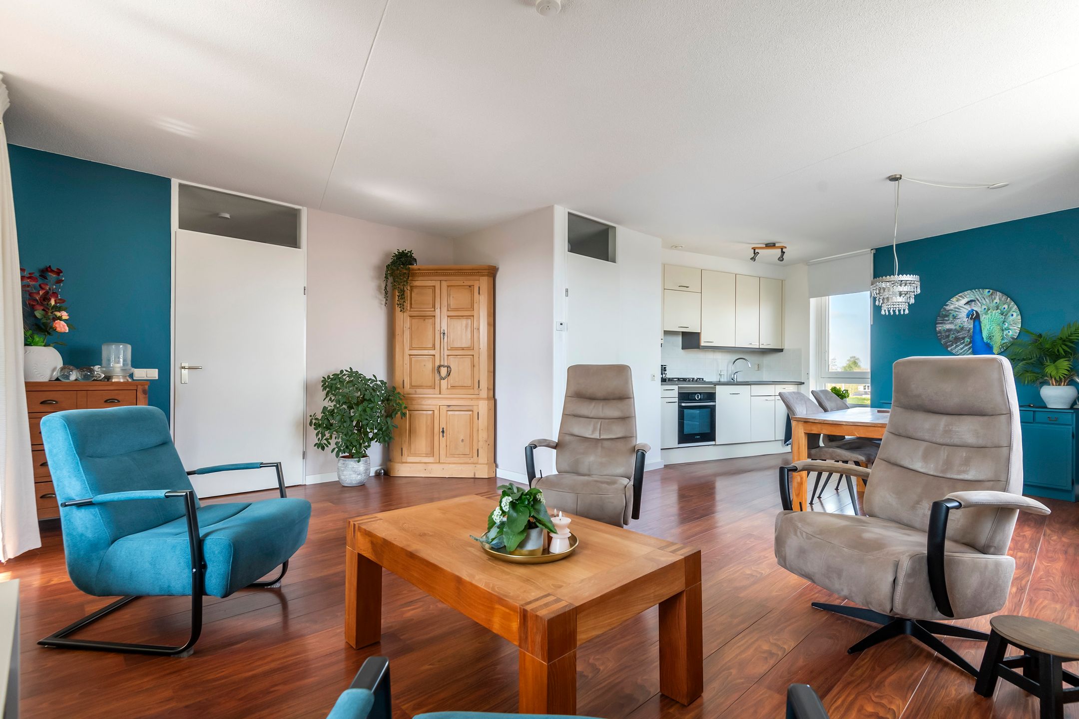 Photo 6 of Jasmijn 20