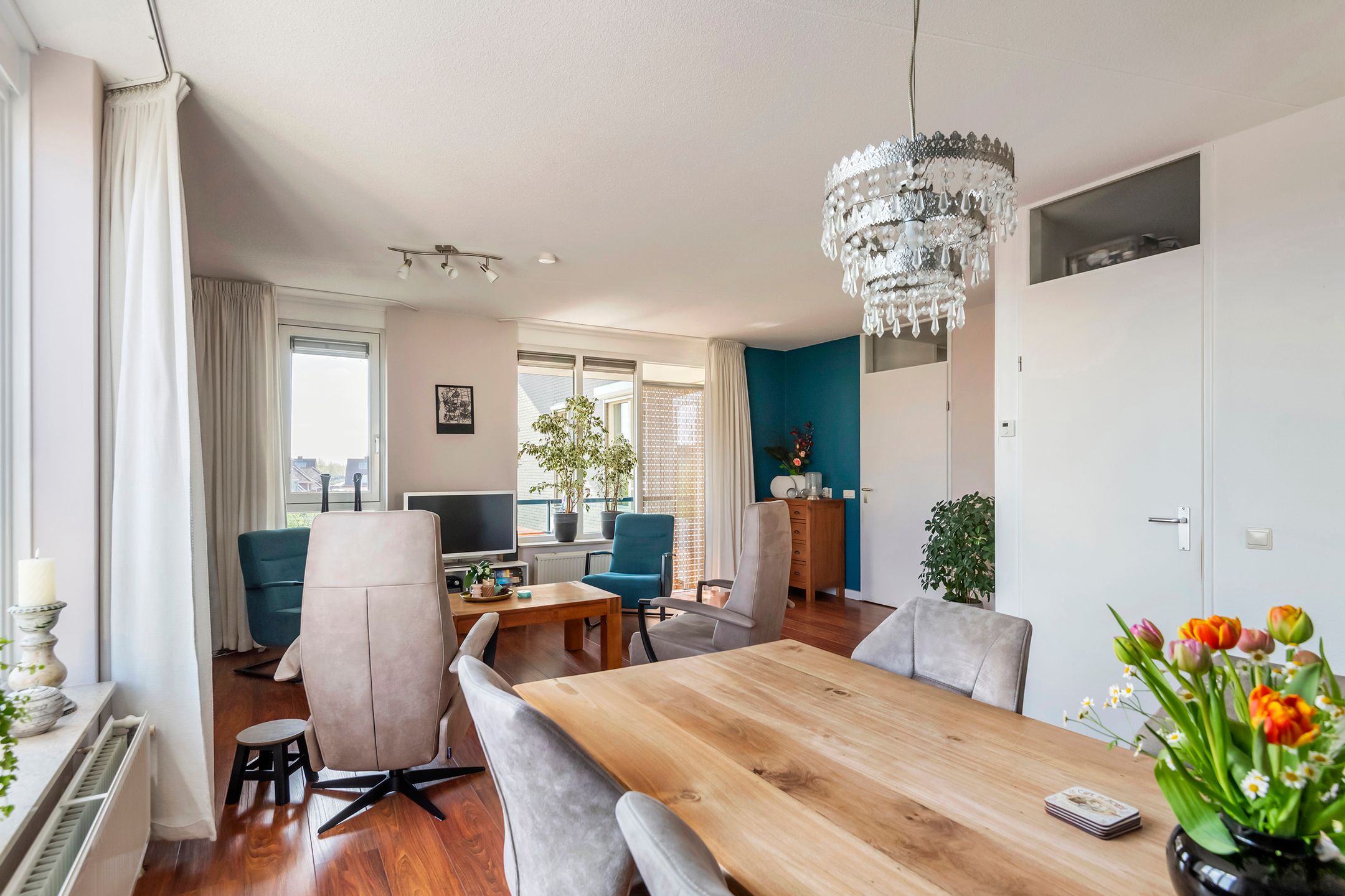 Photo 9 of Jasmijn 20