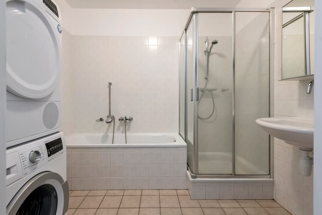 Photo 22 of Jasmijn 20