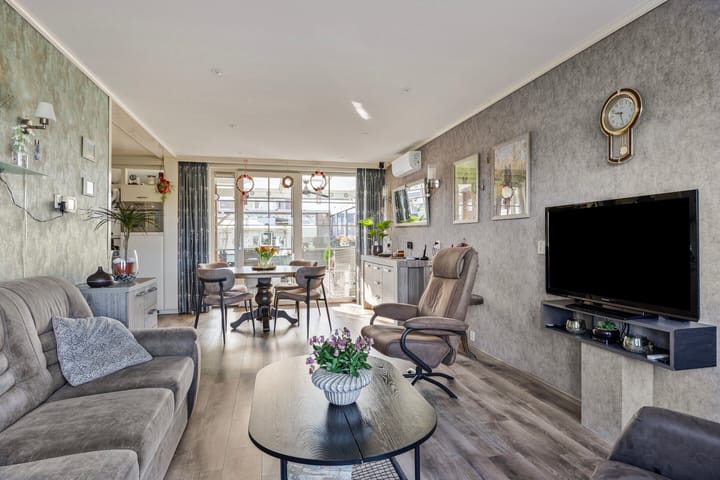 Foto 6 van Streng 100