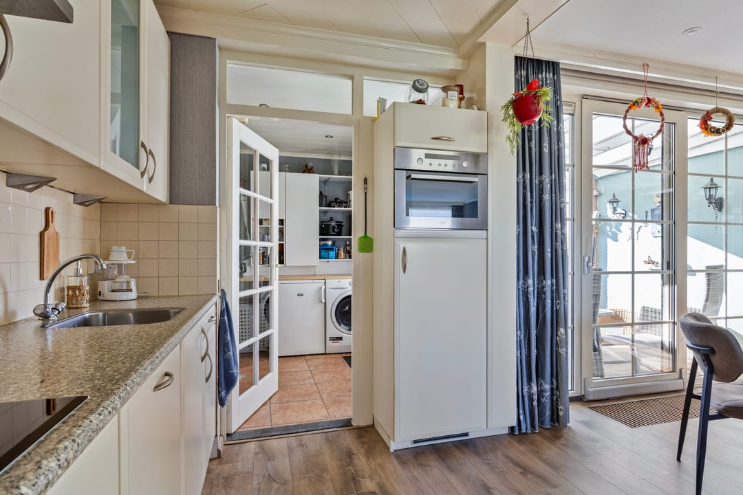 Foto 13 van Streng 100