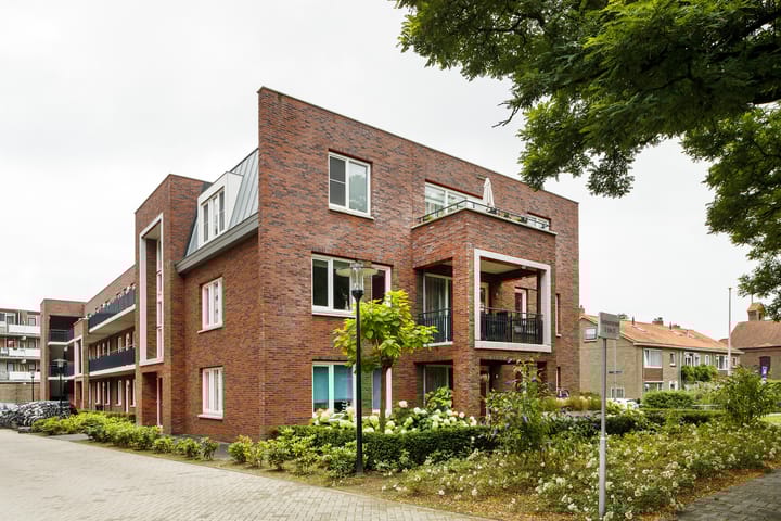 Photo 10 of Sasboutstraat 27