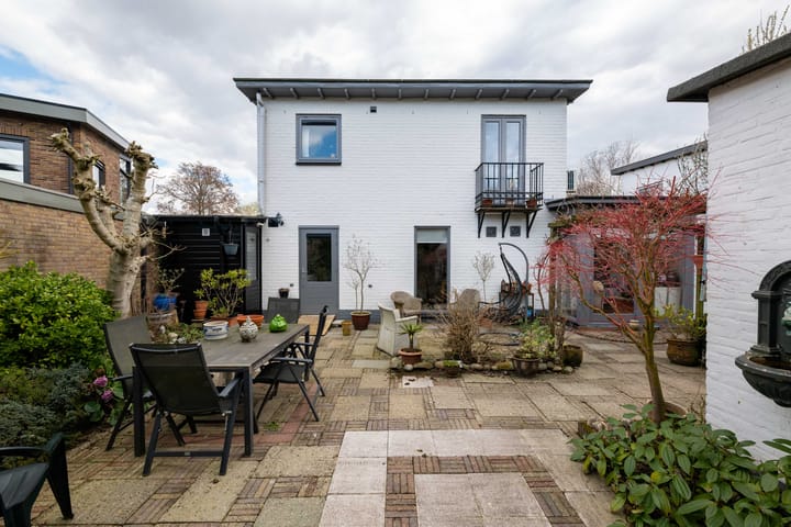 Foto 40 van Pieter Poststraat 11