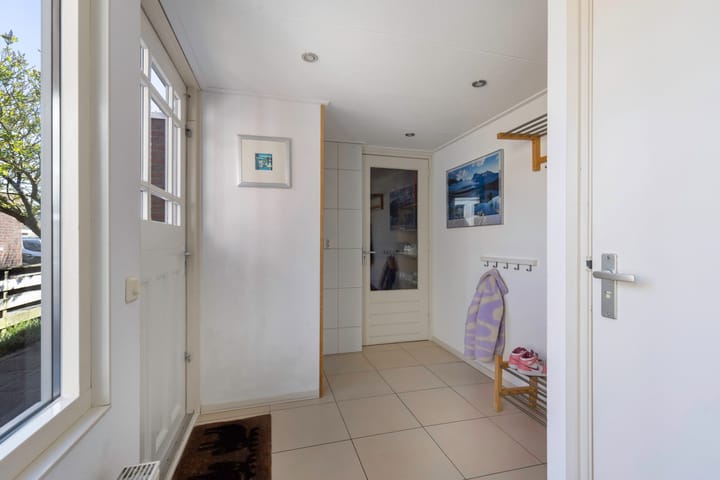 Foto 11 van Stal 301