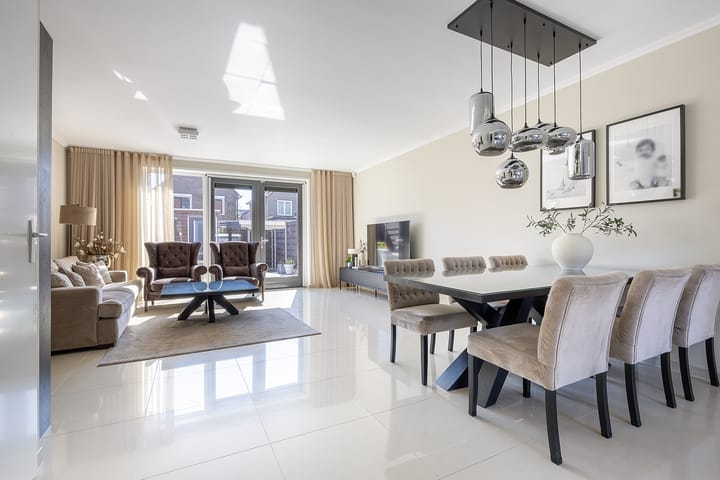 Foto 2 van Bloemstraat 10