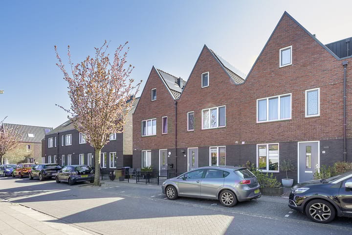 Foto 32 van Bloemstraat 10