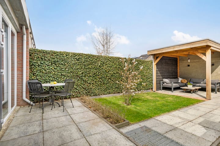 Foto 28 van De Ruyterstraat 35